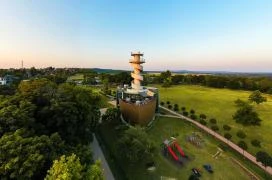 Hajózástörténeti Látogatóközpont és Kilátó Balatonföldvár