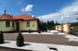 Elringat - lak Apartmanház Demjén