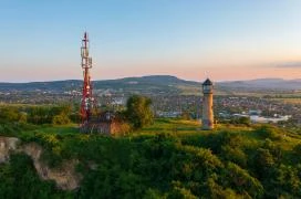 Bunker túra és séta a Strázsa-hegyen Esztergom