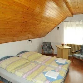 Zsuzsa Apartman Hévíz - Szobák