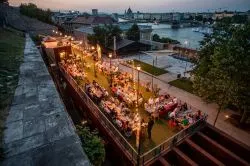 MONKEYrálykodás Budapest egyik legszebb panorámás éttermében