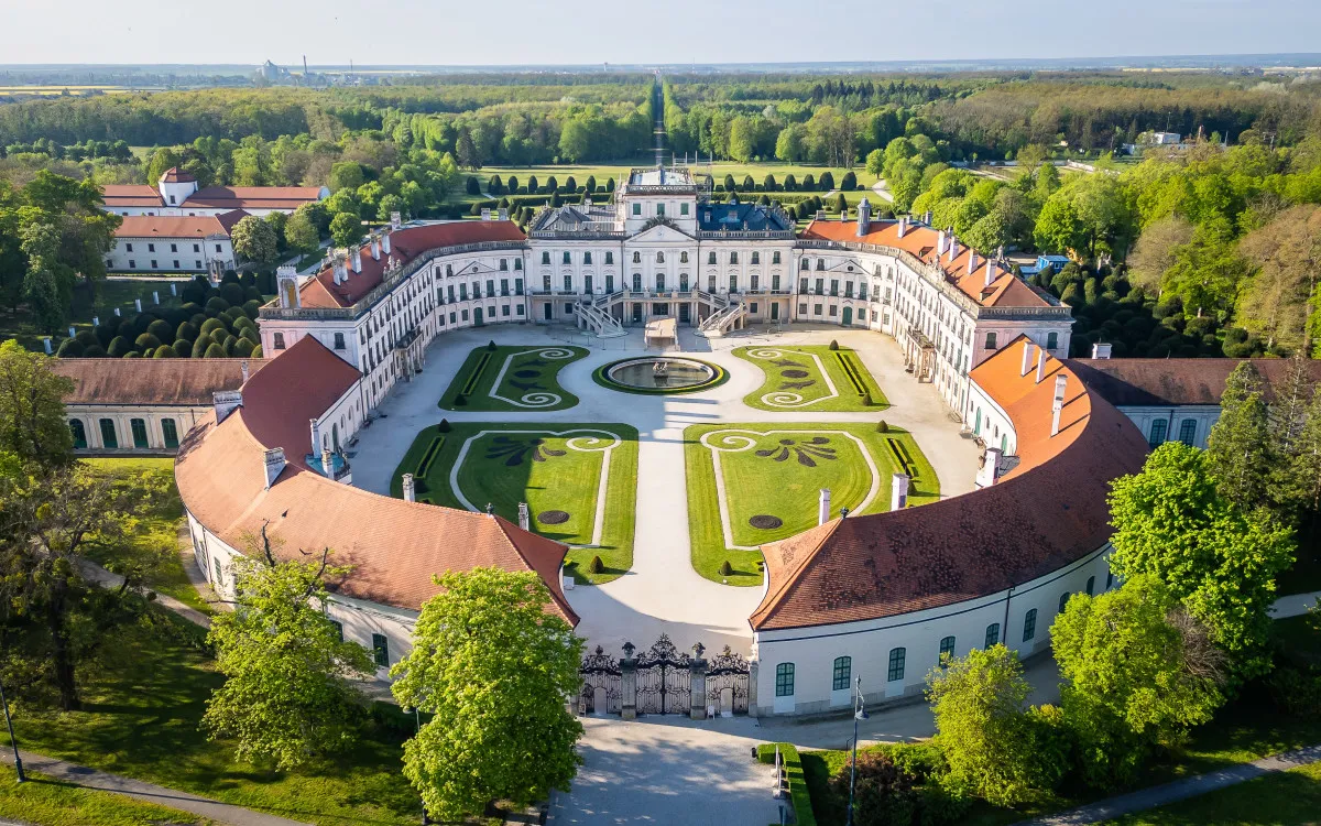 6 angolkert, amit látnod kell - fertődi Esterházy-kastély angolparkja