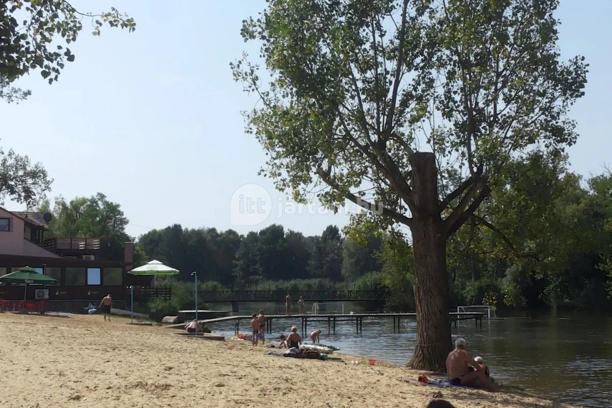 9 természetes strand Budapest környékén - Malom Tóstrand/ Fotó: Ittjartam.hu