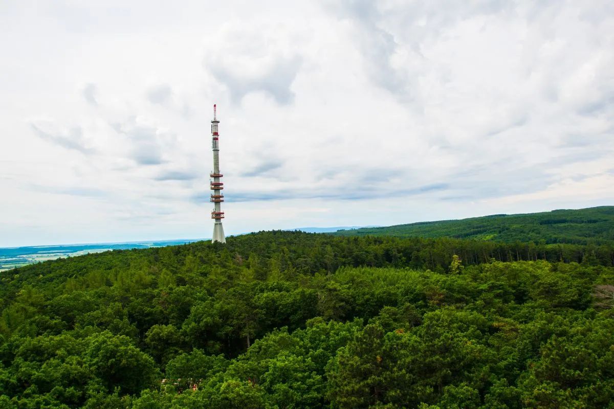 A soproni Lőverek kirándulóhelyei - Lőverek a soproni TV-toronnyal