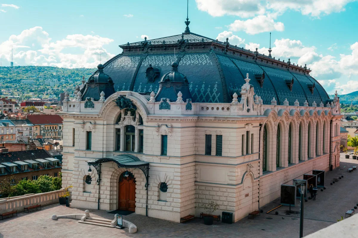 A Budai Várnegyed második virágkora - Lovarda és Csikós udvar