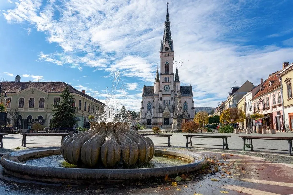 Bájos kisvárosok őszi andalgós városnézéshez - Kőszeg főtere