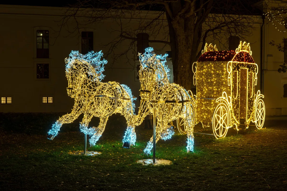 Fénypompás kastélypark: Story of lights Gödöllő / Fotó: GezaKurkaPhotos - stock.adobe.com