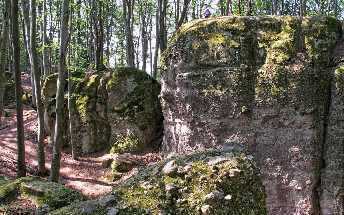 Látnivalók Pilisszentkereszt: A Zsivány-sziklák rejthetik IV. Béla kincsét