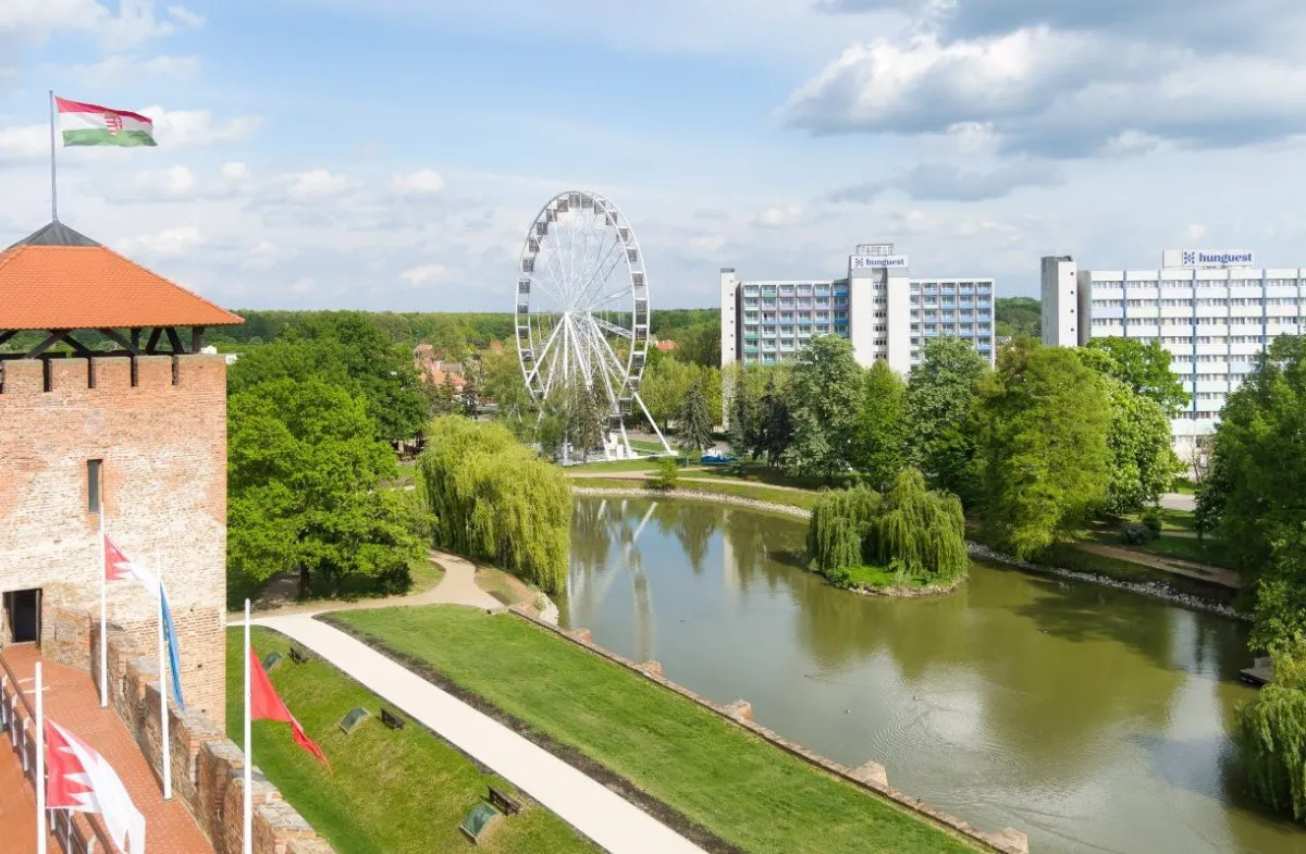 Nyár Gyulán: a Hunguest Hotel Gyula minden szegletéből csodás a panoráma