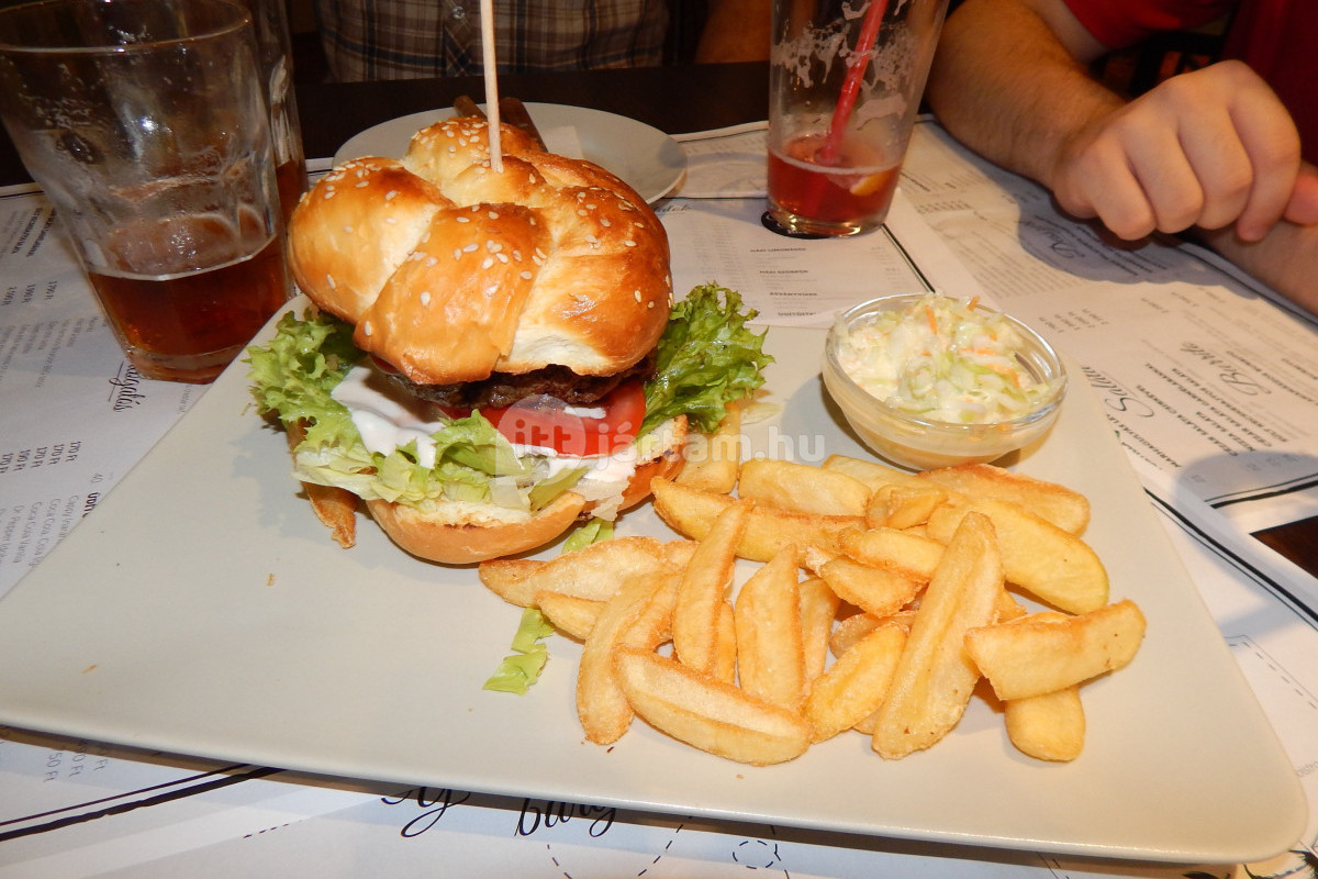 J hely v lem nyek a Sophie Ben Bistro Budapest helyr l