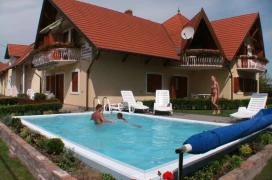 Familia Apartmanház Balatonmáriafürdő