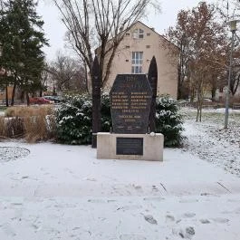 56-os Thököly úti mártírok emlékműve Budapest - Külső kép