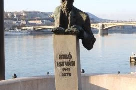 Bibó István mellszobra Budapest