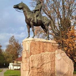 Bocskai István lovasszobra Hajdúdorog - Külső kép