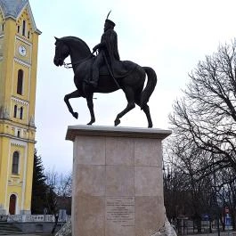 Bocskai István lovasszobra Hajdúhadház - Külső kép