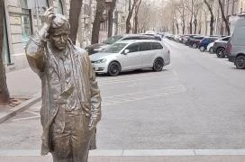 Columbo-szobor Budapest