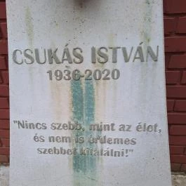 Csukás István mellszobra Balatonszárszó - Egyéb