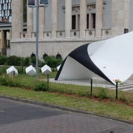 Embermentők Budapest - Külső kép