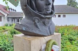 Gagarin-mellszobor Gyulaháza