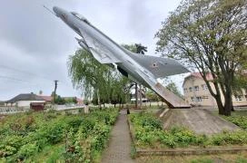 MIG-21F-13-as emlékmű Gyulaháza