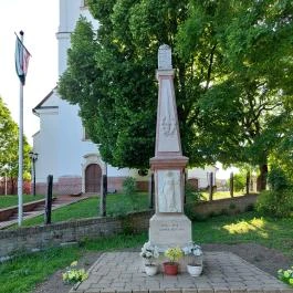 I. világháborús emlékmű Gomba - Külső kép