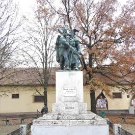 I. Világháborús Hősi Emlékmű Ráckeve - Külső kép