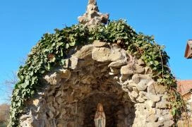 Lourdes-i barlang Váchartyán