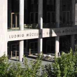 Ludwig Múzeum - Kortárs Művészeti Múzeum Budapest - Külső kép