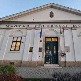 Magyar Földrajzi Múzeum Érd - Külső kép