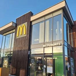 McDonald's Gyöngyös - Külső kép