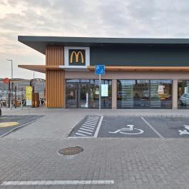 McDonald's, Maglód Maglód - Külső kép