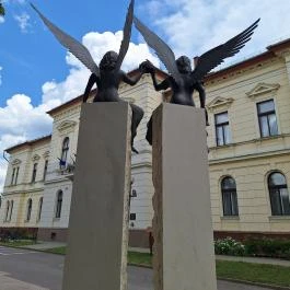 Nemzeti Összetartozás emlékműve Túrkeve - Külső kép