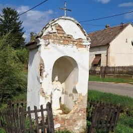 Nepomuki Szent János szobor kápolnában Nak - Külső kép