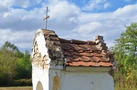 Nepomuki Szent János szobor kápolnában Nak