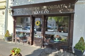 Pannonia Reformata Kávézó & Vinotéka Pápa