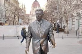 Ronald Reagan szobra Budapest