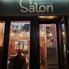 Salon Drinks & Cuts Budapest - Külső kép