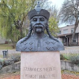 Szabolcs vezér szobra Pusztaszabolcs - Egyéb