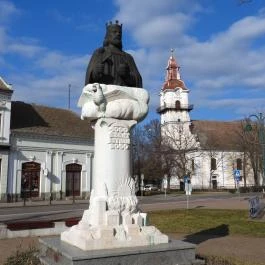 Szent István-szobor Orosháza - Külső kép