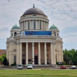 Tisztviselőtelepi Magyarok Nagyasszonya-templom Budapest - Külső kép