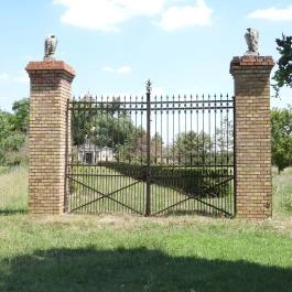 Wenckheim-Czigler-emlékmű Szabadkígyós - Külső kép