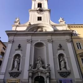 Belvárosi Szent Mihály templom Budapest - Külső kép