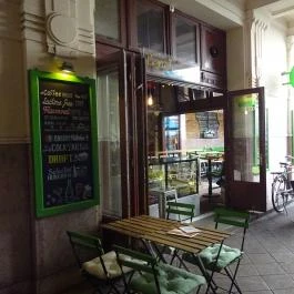 Bench Café - Gozsdu Udvar Budapest - Külső kép