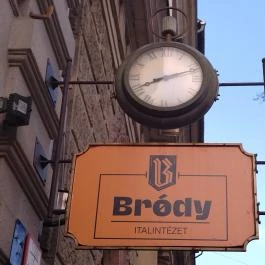 Bródy Italintézet Budapest - Külső kép