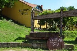 Bujdosó Pincészet Balatonszemes