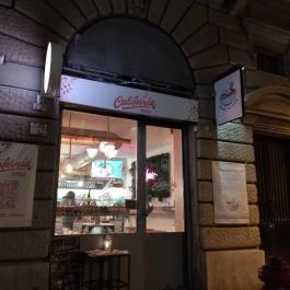 California Poké Bar Opera Budapest - Külső kép