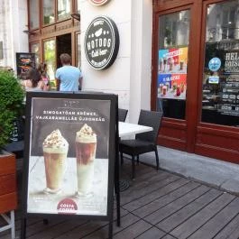 Costa Coffee - Gozsdu Udvar Budapest - Külső kép