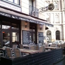 EzAz Étterem & Bistro Budapest - Külső kép