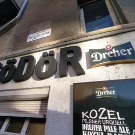 Gödör Söröző Budapest - Külső kép