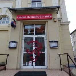 Három Kívánság Étterem Zalaegerszeg - Külső kép